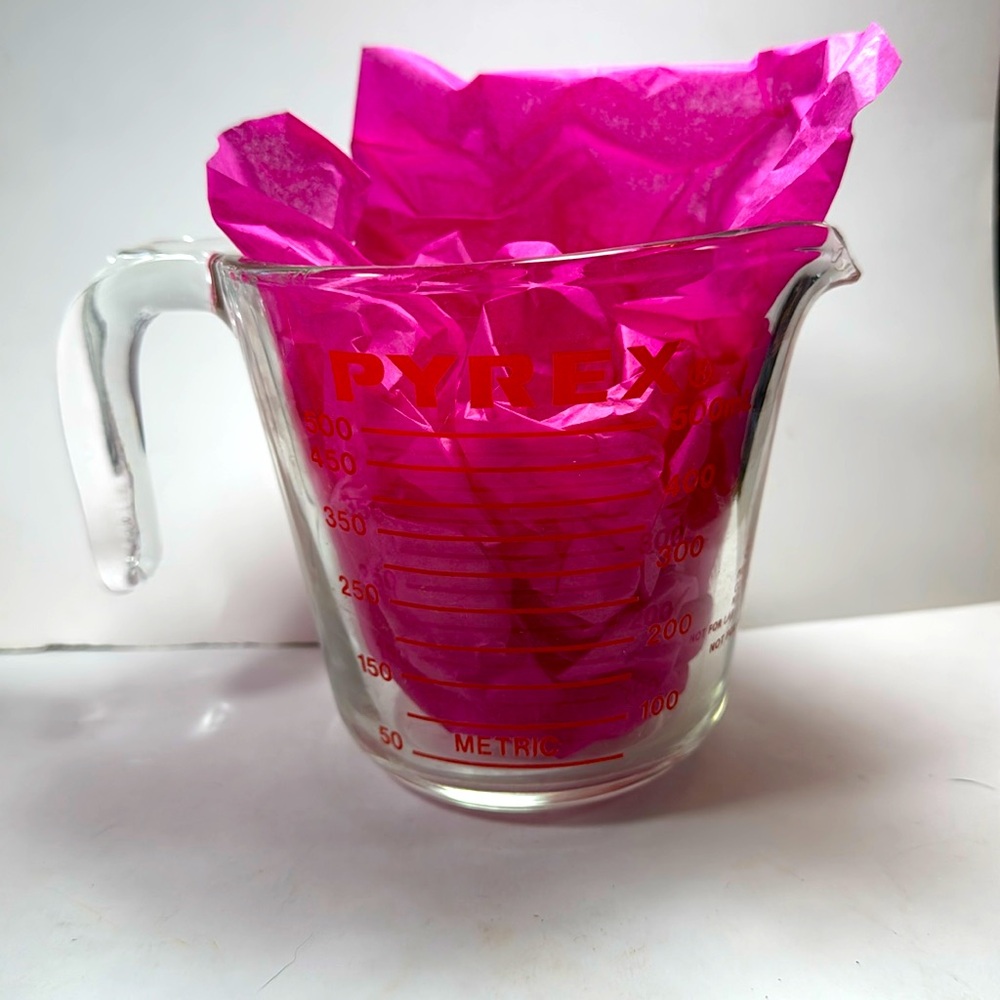 PYREX Measuring Cup Red Lettering 16 oz 500 ml Standard/Metric Open L Handle